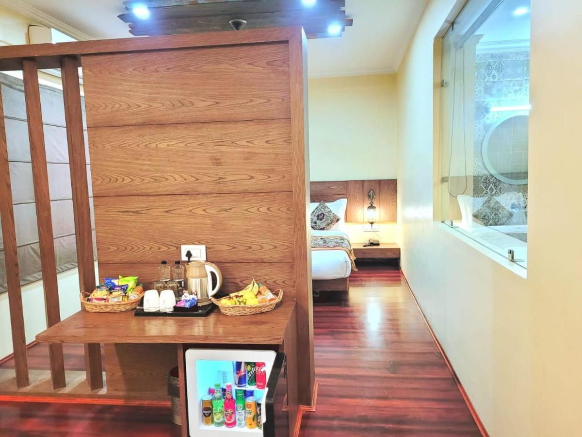 Hotel Green Rooms, Vintage Luxury Near Dal Lake Σριναγκάρ Εξωτερικό φωτογραφία